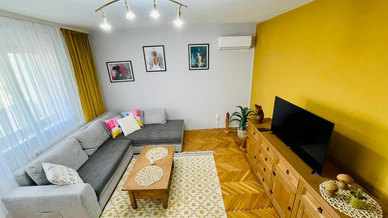 Апартаменты Apartman Jelena II Сремска-Митровица Экстерьер фото