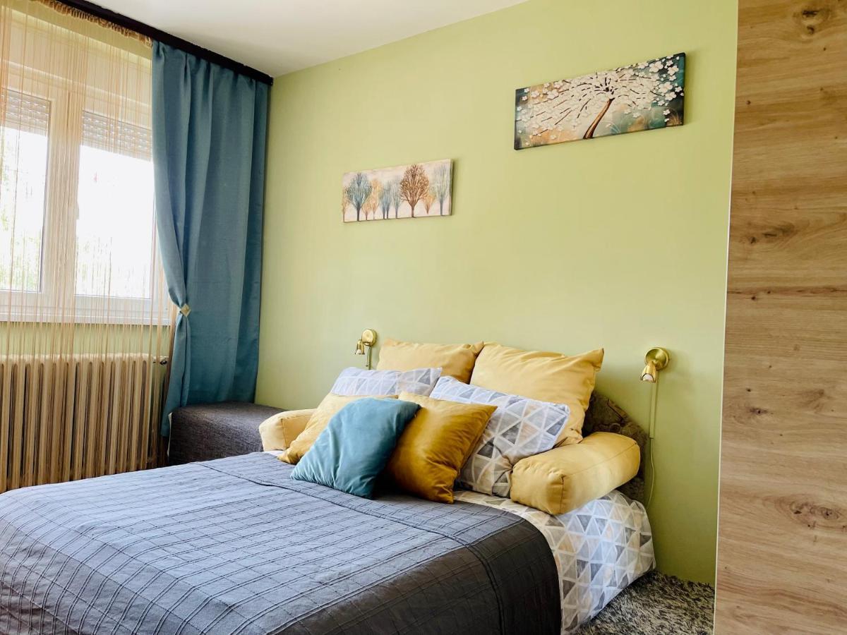Апартаменты Apartman Jelena II Сремска-Митровица Экстерьер фото