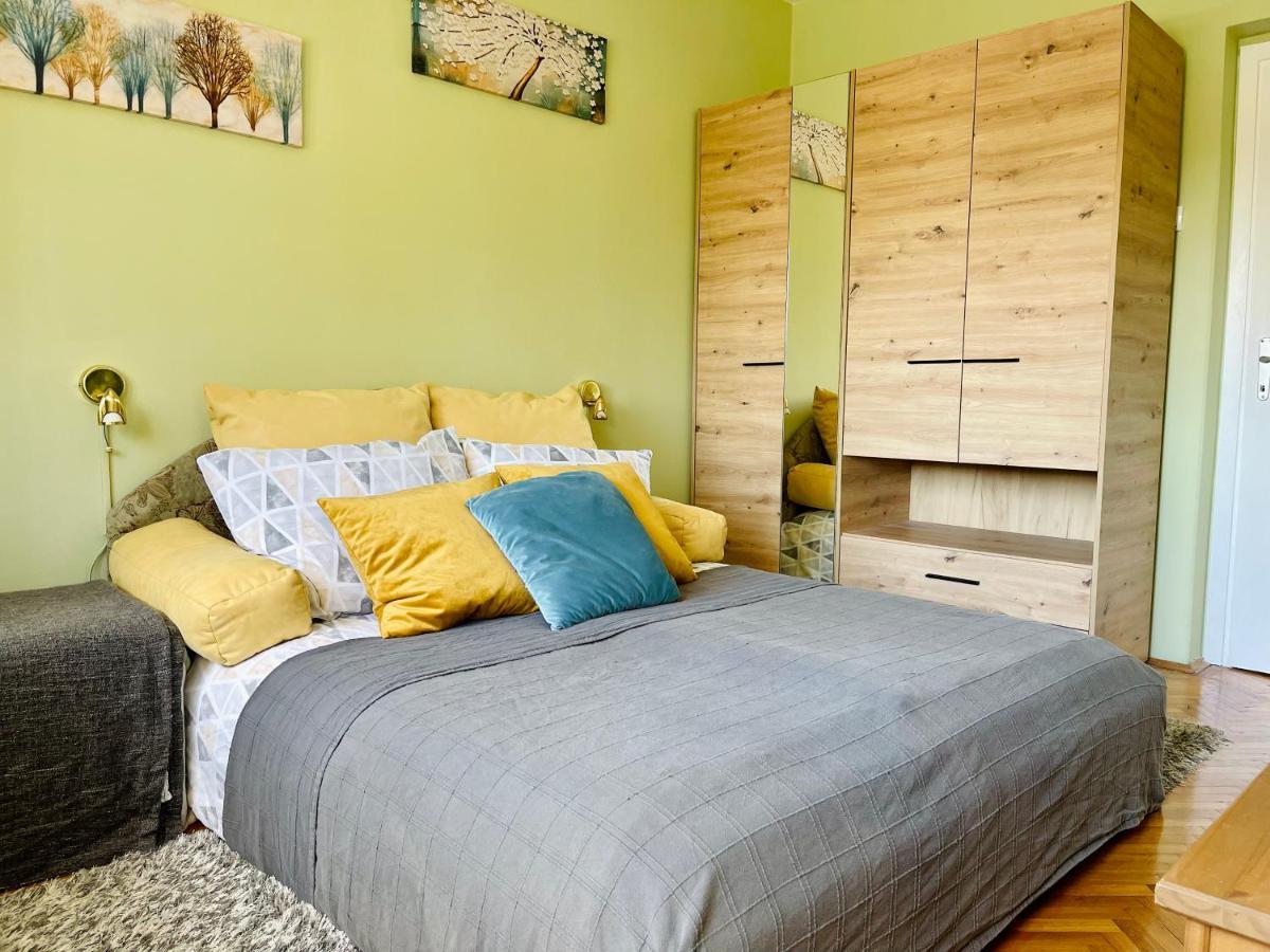 Апартаменты Apartman Jelena II Сремска-Митровица Экстерьер фото