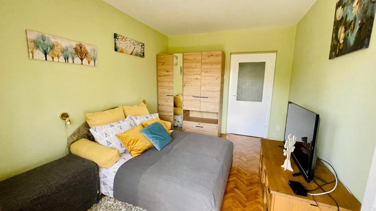Апартаменты Apartman Jelena II Сремска-Митровица Экстерьер фото