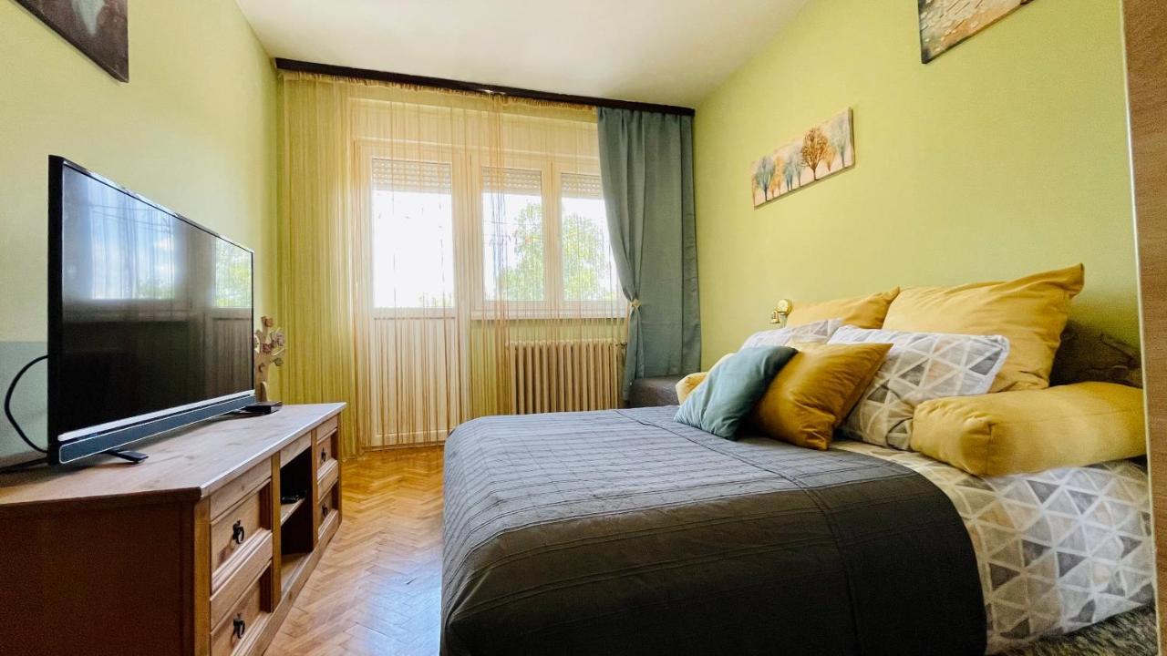 Апартаменты Apartman Jelena II Сремска-Митровица Экстерьер фото